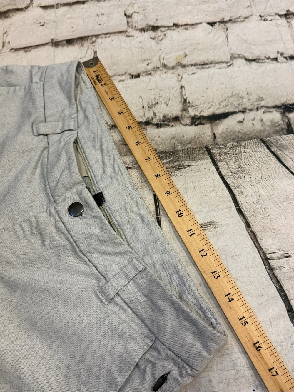 Lululemon Commission Shorts in Heather Gray Men’s Size 31